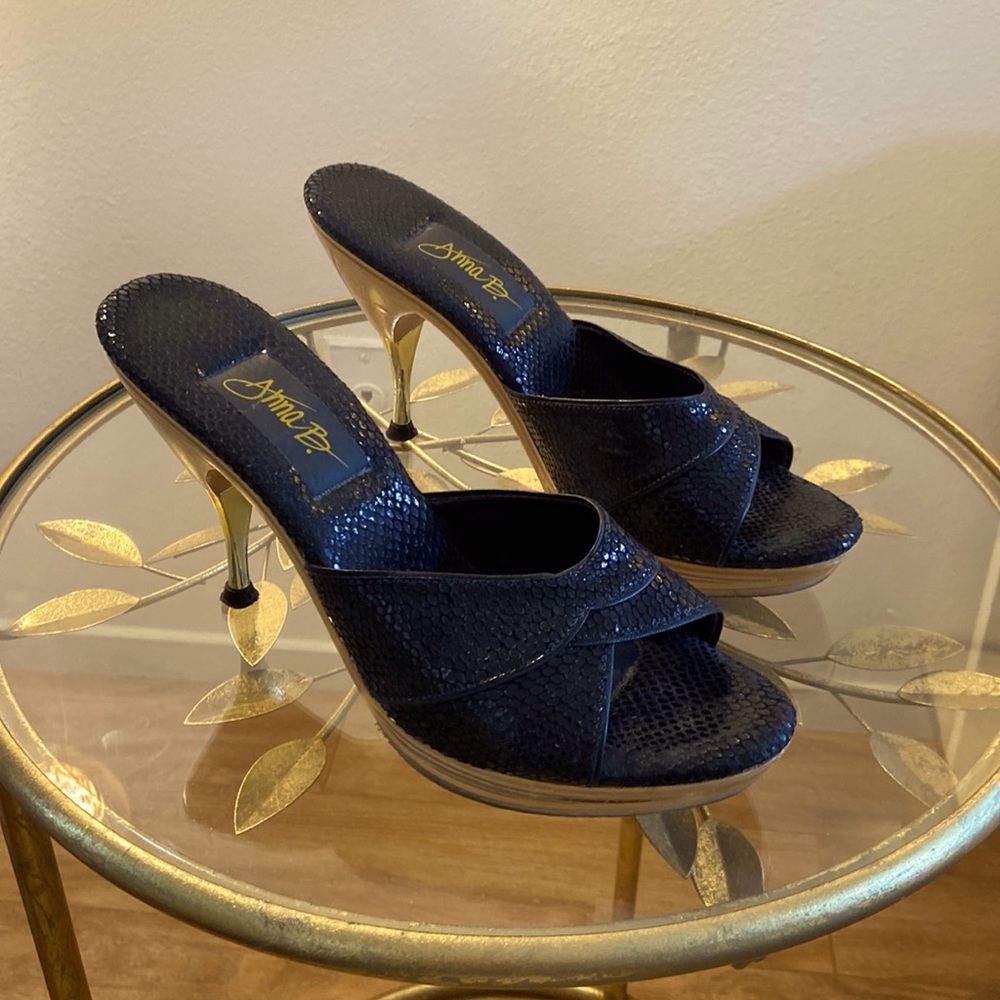 Betsey Johnson style Polly platform slide heels black